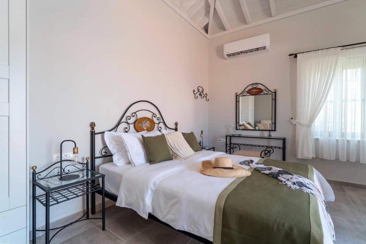 Muse Clio Villa Chalki Town Buitenkant foto